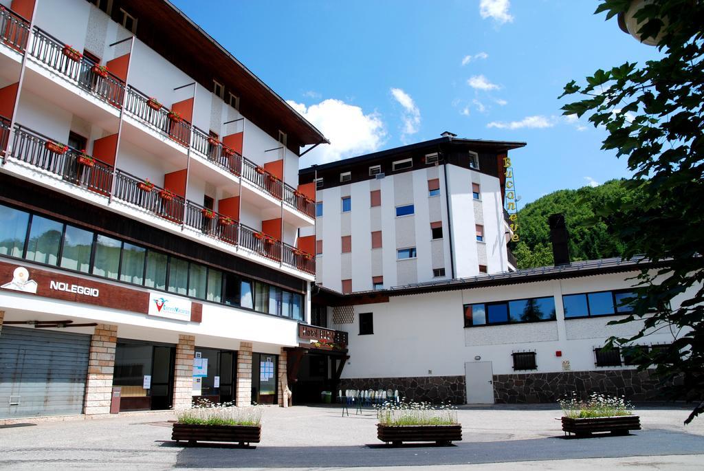 Sport & Family Hotel Bucaneve Brentonico Esterno foto