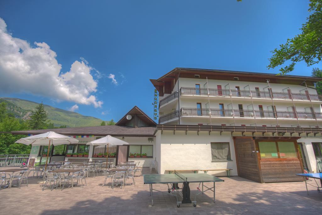 Sport & Family Hotel Bucaneve Brentonico Esterno foto